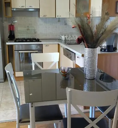 Maja Apartment *