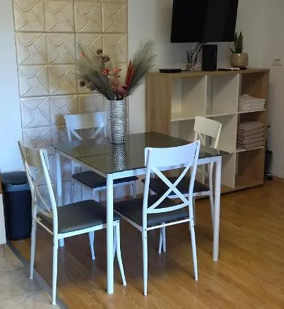 Maja Апартаменты *